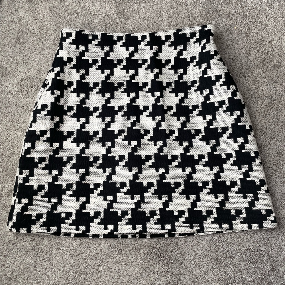 Black and White H&M Mini Skirt